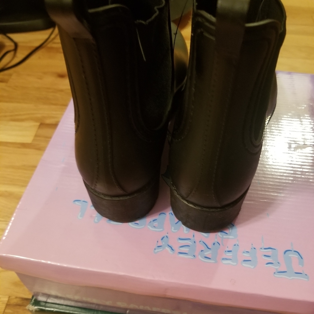 Boot - Picture 3 of 3